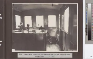 Elektrische Schneeschleudermaschine He 2/3 der Arth- Rigi -Bahn, Führerstand (ca. 1930)