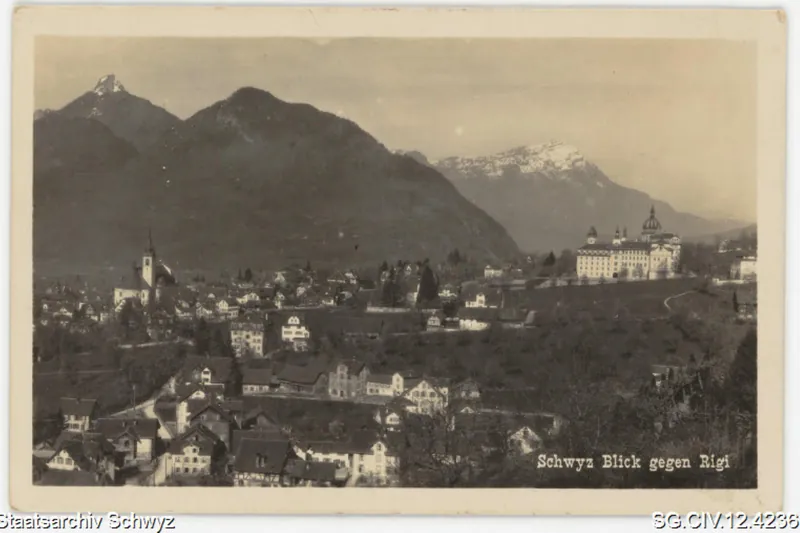 Schwyz mit Blick gegen die Rigi (1926)