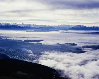 Hedingen, Rigi, and Pilatus: A Föhn-like atmosphere (23.11.2002)