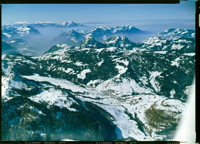 Oberiberg, Mythen, Hoflue, Pilatus, Rigi on the right, view to the west (W) (3/1979)
