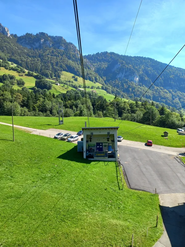 Rigi Burggeist-cableway-Obergschwend-lower station-02ASD (2023-09-04)