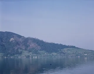 Küssnacht SZ, northeast view of Rigi with Rigi north ridge, in the foreground Ober Immensee and Lake Zug (18.05.1993)