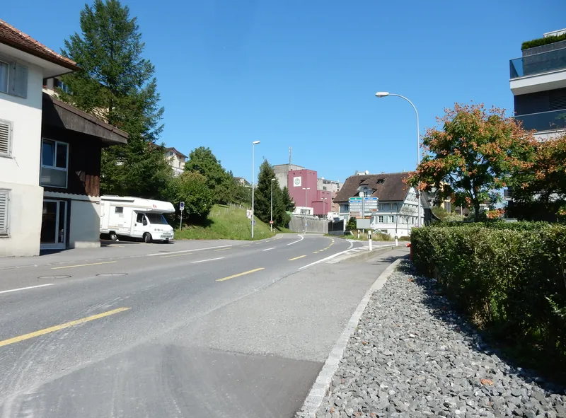 Küssnacht am Rigi, Luzernerstrasse, view towards RIGIFUTTER and Baer (08.09.2015)