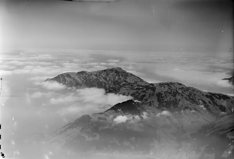 Rigi, with sea of fog (1963)