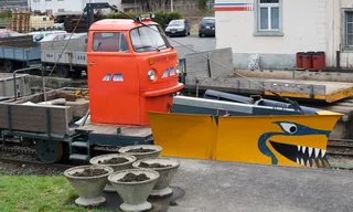 Homebrew Snowplough vehicle of Rigi Bahnen (2010-03-28 14:01:06)
