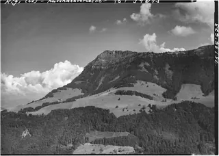 Rigi Massif SZ, overviews and partial views from the direction of Küssnacht am Rigi SZ with Seebodenalp (01.10.1975)