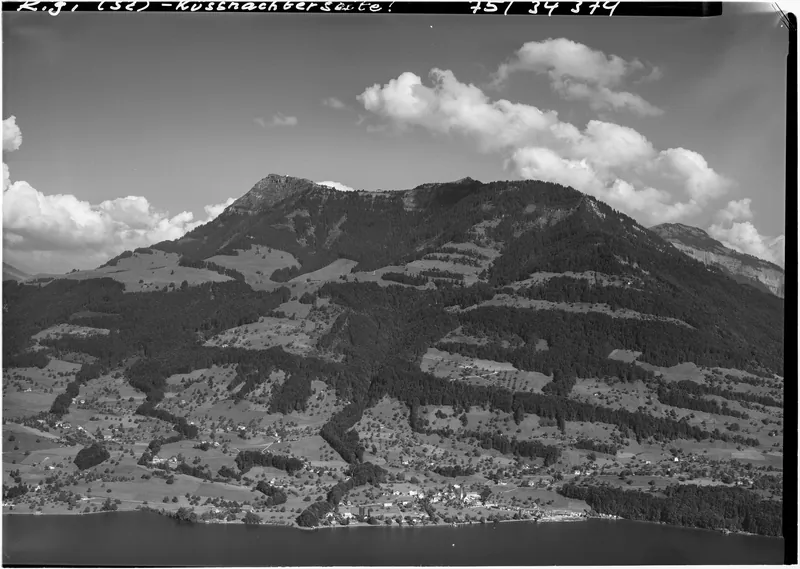 Rigi Massif SZ, overviews and partial views from the direction of Küssnacht am Rigi SZ with Seebodenalp (20.08.1975)