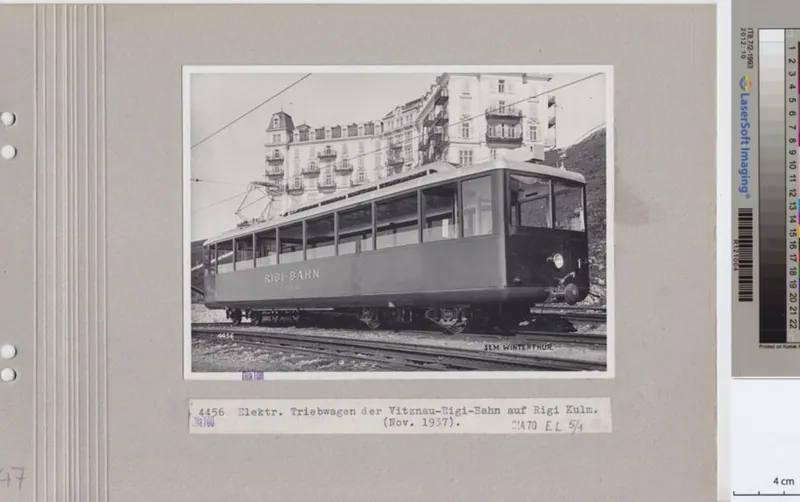Elektrischer Triebwagen der Vitznau- Rigi -Bahn auf Rigi Kulm (ca. 1937)