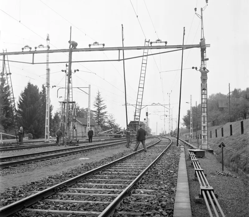 Fahrleitungsjochauswechslung in Küssnacht am Rigi (25.10.1951)
