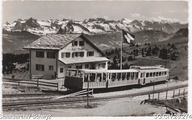 Arth-Rigi-Bahn Station Rigi-Staffel (1604 m), Blick auf Urner- und Unterwaldneralpen (keine Angabe)