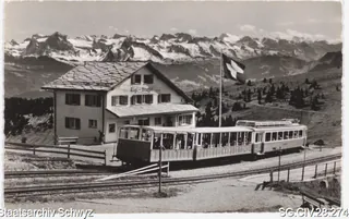 Arth-Rigi-Bahn Station Rigi-Staffel (1604 m), Blick auf Urner- und Unterwaldneralpen (keine Angabe)