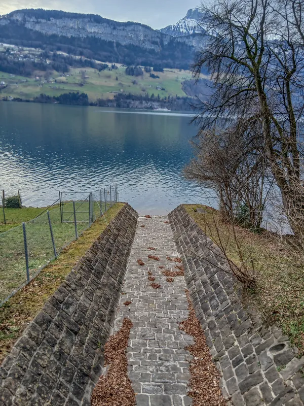 Mündung des Chrummtobelbachs in den Vierwaldstättersee, Brunnen SZ 20260102-jag9889 (2026-01-02 14:02:21)