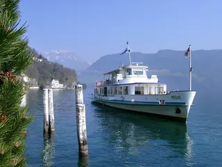 Schiffsanleger von Gersau (2007-04-06 15:49:59)