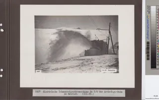 Elektrische Schneeschleudermaschine He 2/3 der Arth- Rigi -Bahn, im Betrieb (ca. 1930)
