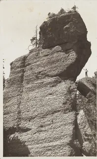 Romiti-Felsentoram Rigi above Vitznau-Weggis (ca. 1930)