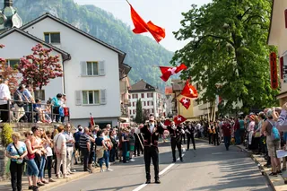 Flag spinning in Switzerland (2018-05-06 16:31:49)
