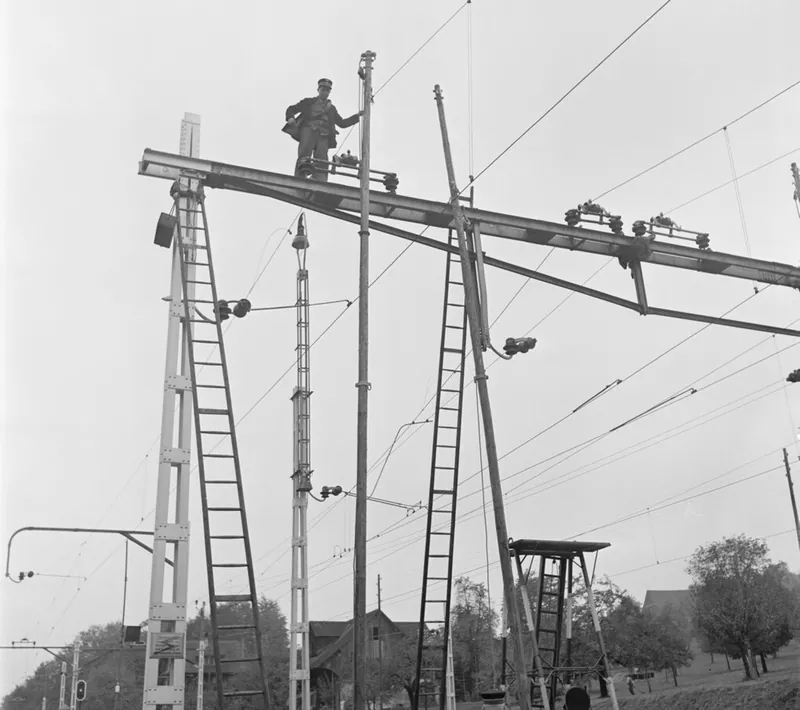 Fahrleitungsjochauswechslung in Küssnacht am Rigi (25.10.1951)