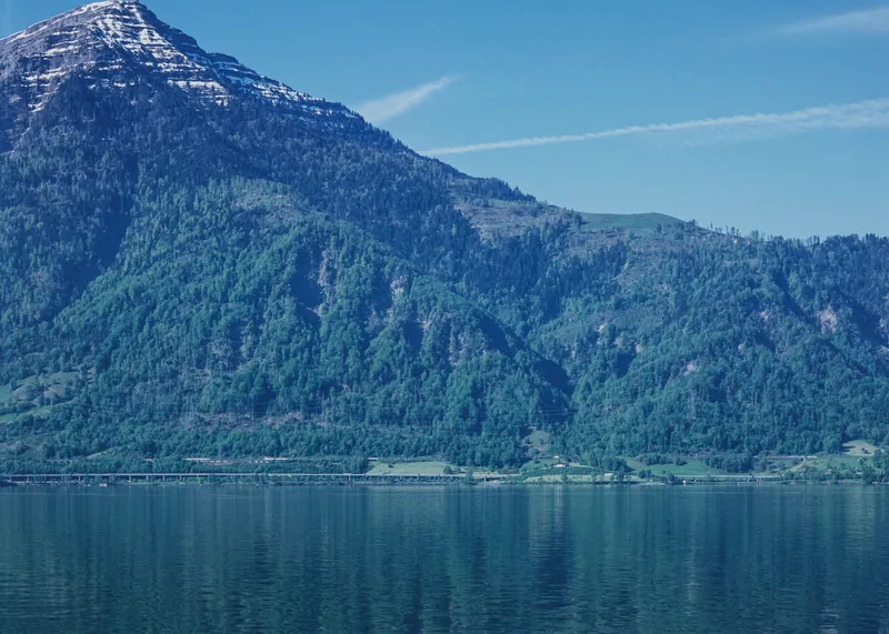 Küssnacht SZ, northeast view of Rigi with Rigi north ridge, in the foreground Ober Immensee and Lake Zug (17.05.2004)