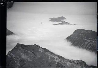 Rophaien, Fronalpstock, Rigi in sea of clouds v. O. from 3000 m (1931)