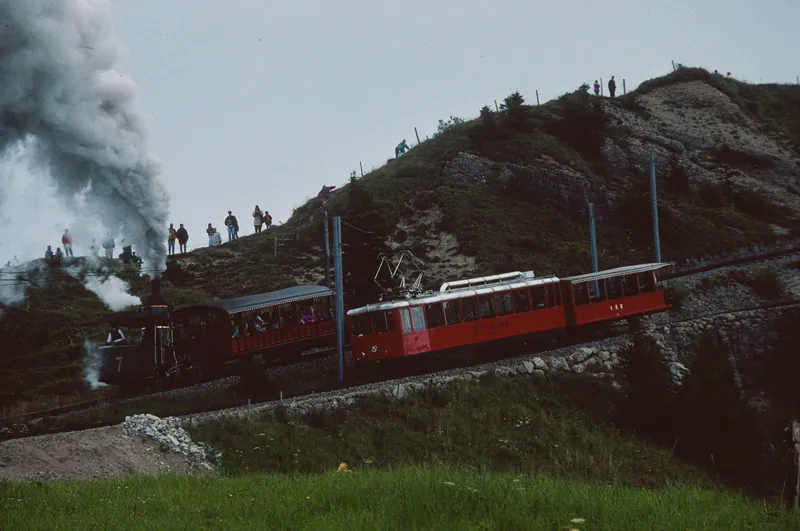 Rigi relay, steam locomotive H 1/2 No.7 and VRB railcar Bhe 2/4 No.1 (9/1996)
