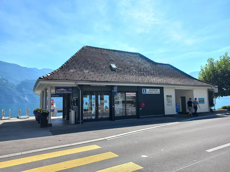 Gersau-Tourist Office-harbour-Vierwaldstaettersee-01ASD (2023-10-08)