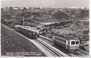 Rigi-Bahnen unterhalb Rigi-Kulm (1800 m), Blick gegen Urner-, Unterwaldner- und Berneralpen (keine Angabe)