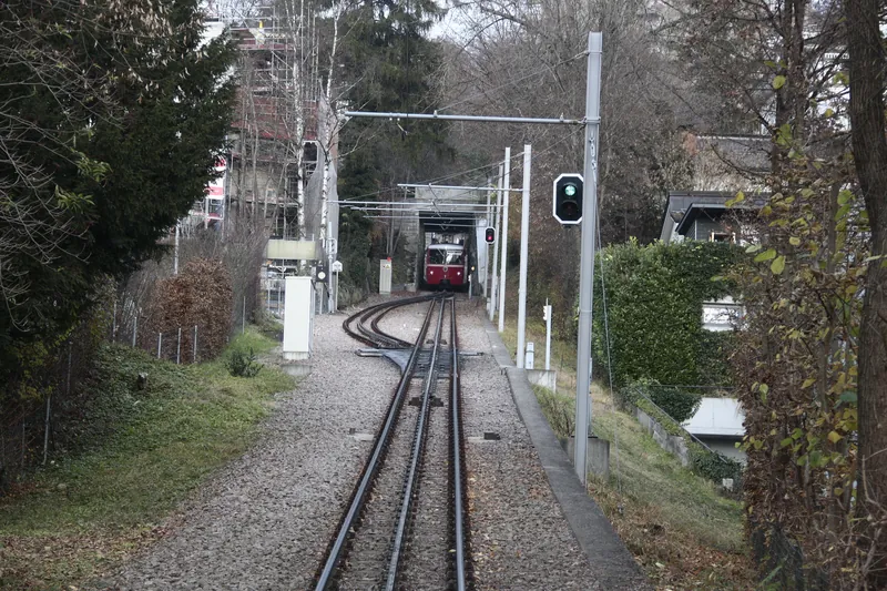 Double track section of Dolderbahn 01 (2012-11-23 14:52:55)