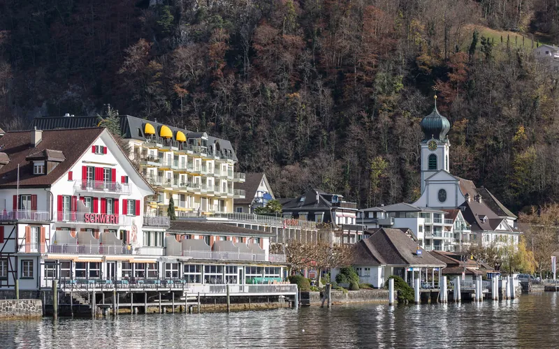 Gersau mit Schiffslände und Kirche MG 0934 (2015-11-19 12:42:18)