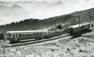 Arth-Rigi-Bahn und Vitznau-Rigi-Bahn kreuzen sich zwischen Rigi-Kulm und Rigi-Staffel (keine Angabe)