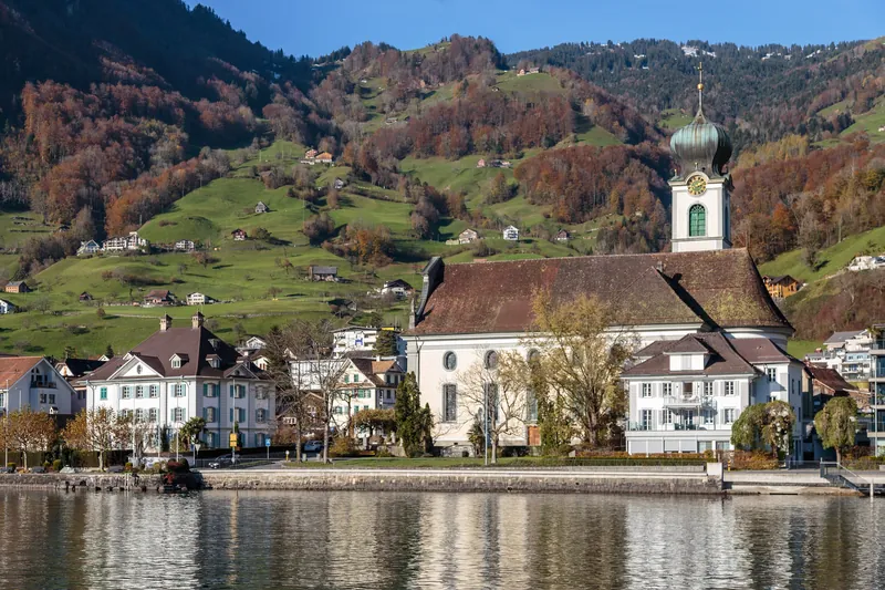 Gersau mit Marcellus-Kirche (2014) (2014-11-08 15:16:19)