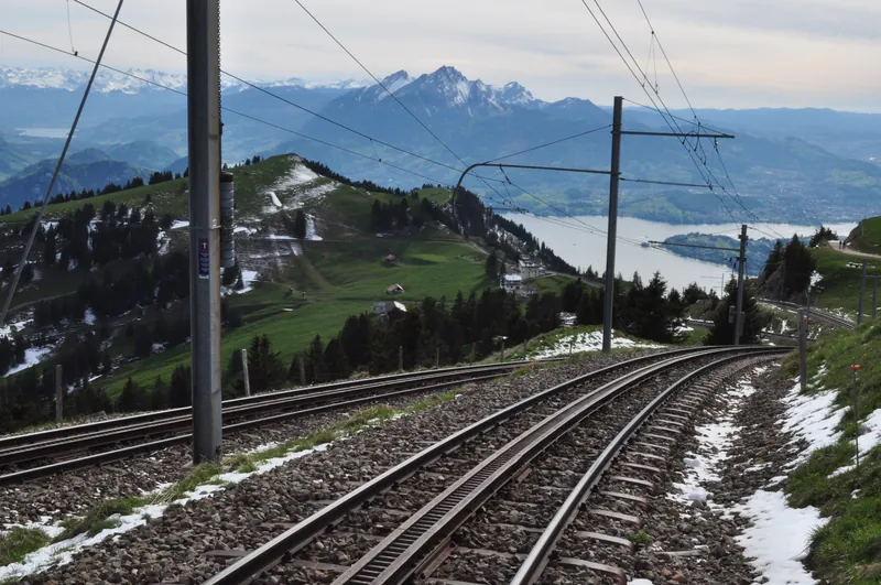 Voie du Rigi bahn (2012-05-17 16:45:43)