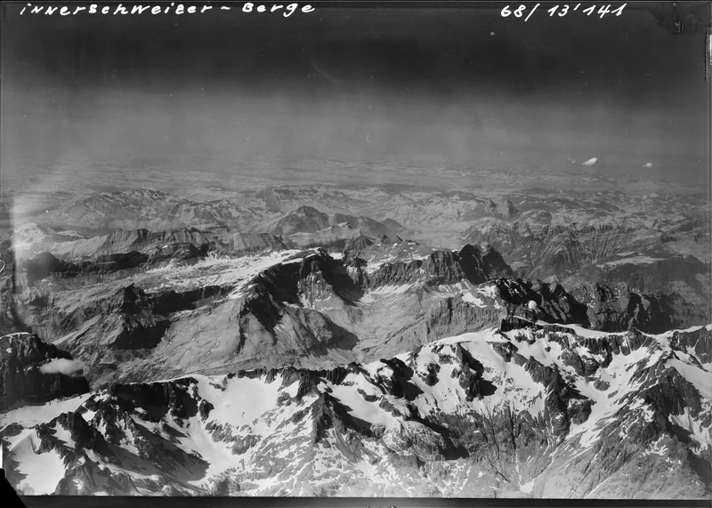Central Swiss mountains, Urirotstock, Schwalmis, Rigi, Mythen (03.07.1968)