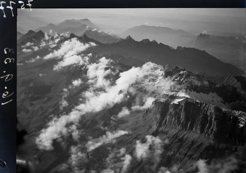Kaiserstock and Rigi, Rossberg, Mythen, approach from southeast over Klausen Pass (16.09.1933)