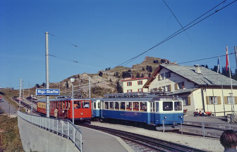 Rigi Relay, ARB railcar BDhe 2/4 No. 12 and VRB railcar Bhe 2/4 No. 3 (1975)