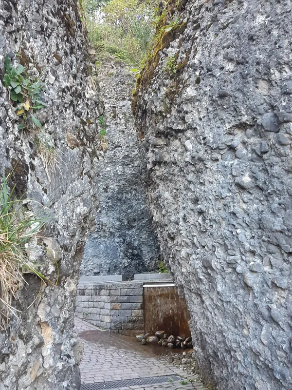 Rigi Kaltbad-entrance rock chapel-02ESD (2023-09-04)