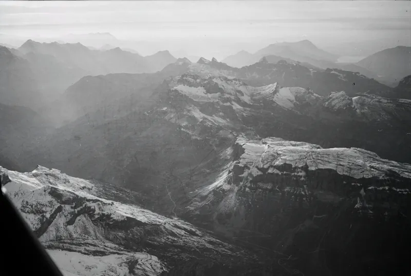 Schächentaler Windgällen, Rigi on the right in the background (03.09.1934)