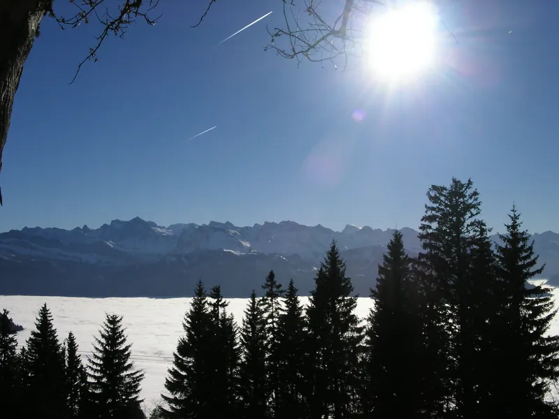Rigi, Aussicht über dem Nebelmeer - panoramio (Taken on 12 December 2004)