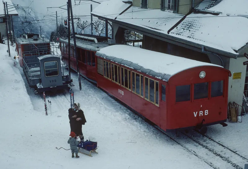 Rigi-Kaltbad, station, Vitznau-Rigi-Bahn (RVB) electric railcar Bhe 2/4 (2/1985)