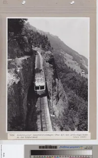 Elektrischer Zahnradtriebwagen CFhe 2/4 der Arth- Rigi -Bahn an der Kräbelwand (ca. 1949)