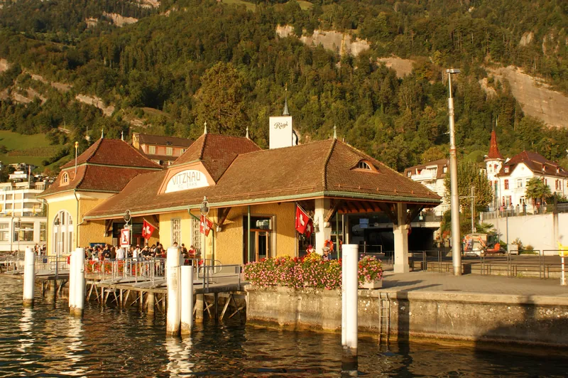 Vitznau-harbour-02ASD (2023-09-04)