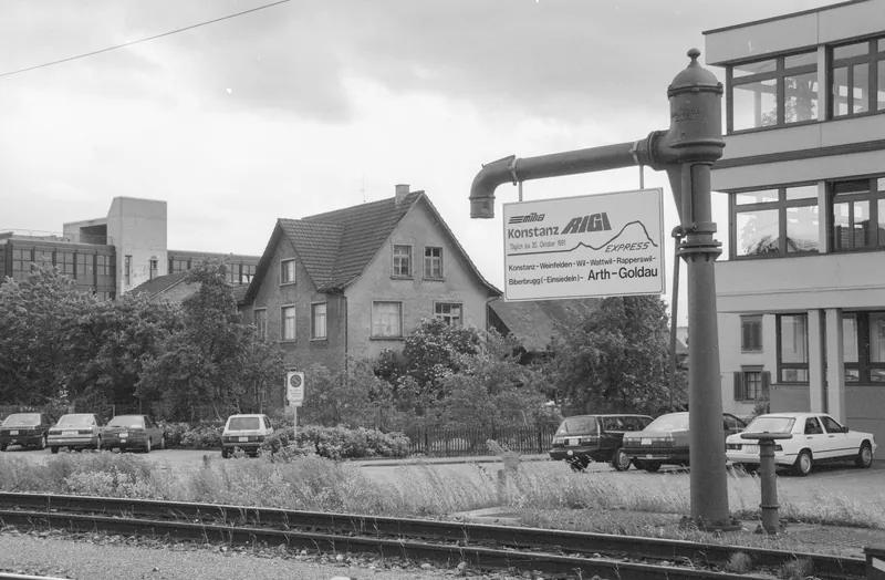 Weinfelden, railroad station, MThB advertising on the water crane, Konstanz-Rigi-Express (1991)