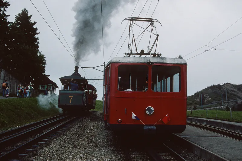 Rigi relay, steam locomotive H 1/2 No.7 and VRB railcar Bhe 2/4 No.1 (9/1996)