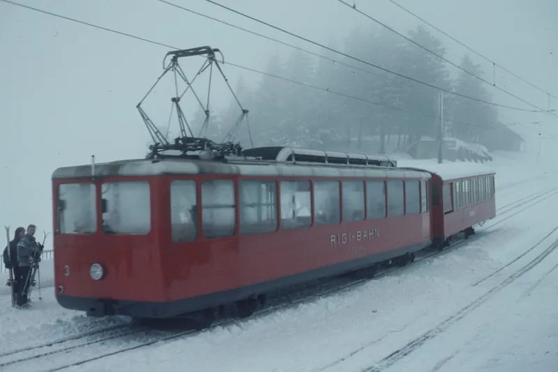 Rigi-Staffel, station, Vitznau-Rigi-Bahn (RVB) electric railcar Bhe 2/4 3 with pre-carriage (2/1985)