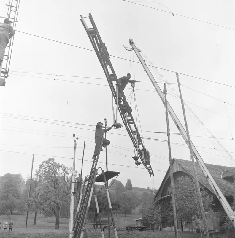 Fahrleitungsjochauswechslung in Küssnacht am Rigi (25.10.1951)
