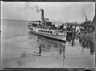 Schraubendampfer "Rigi" beim Alpenquai in Zug (1904)