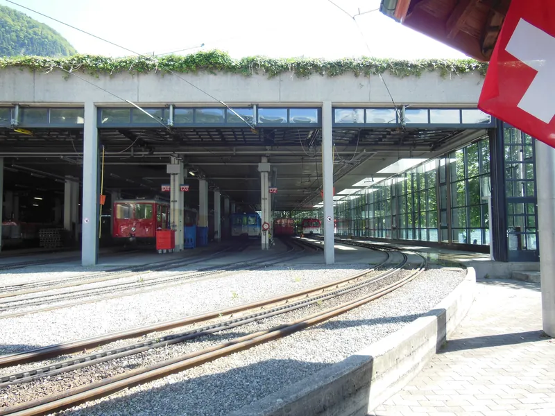 Vitznau train station 04 (2012-06-07 14:43:52)