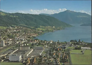 Zug mit Blick gegen Rigi
