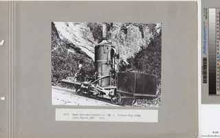 Vitznau- Rigi -Bahn, Dampf-Zahnrad-Lokomotive No. 1, vorn Oberst Näf (ca. 1871)