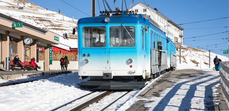 Zug der Arth-Rigi-Bahn im Bahnhof Rigi-Kulm (2017-01-26 15:04:34)