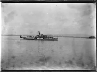Dampfschiff "Rigi" auf dem Zugersee. (1904)